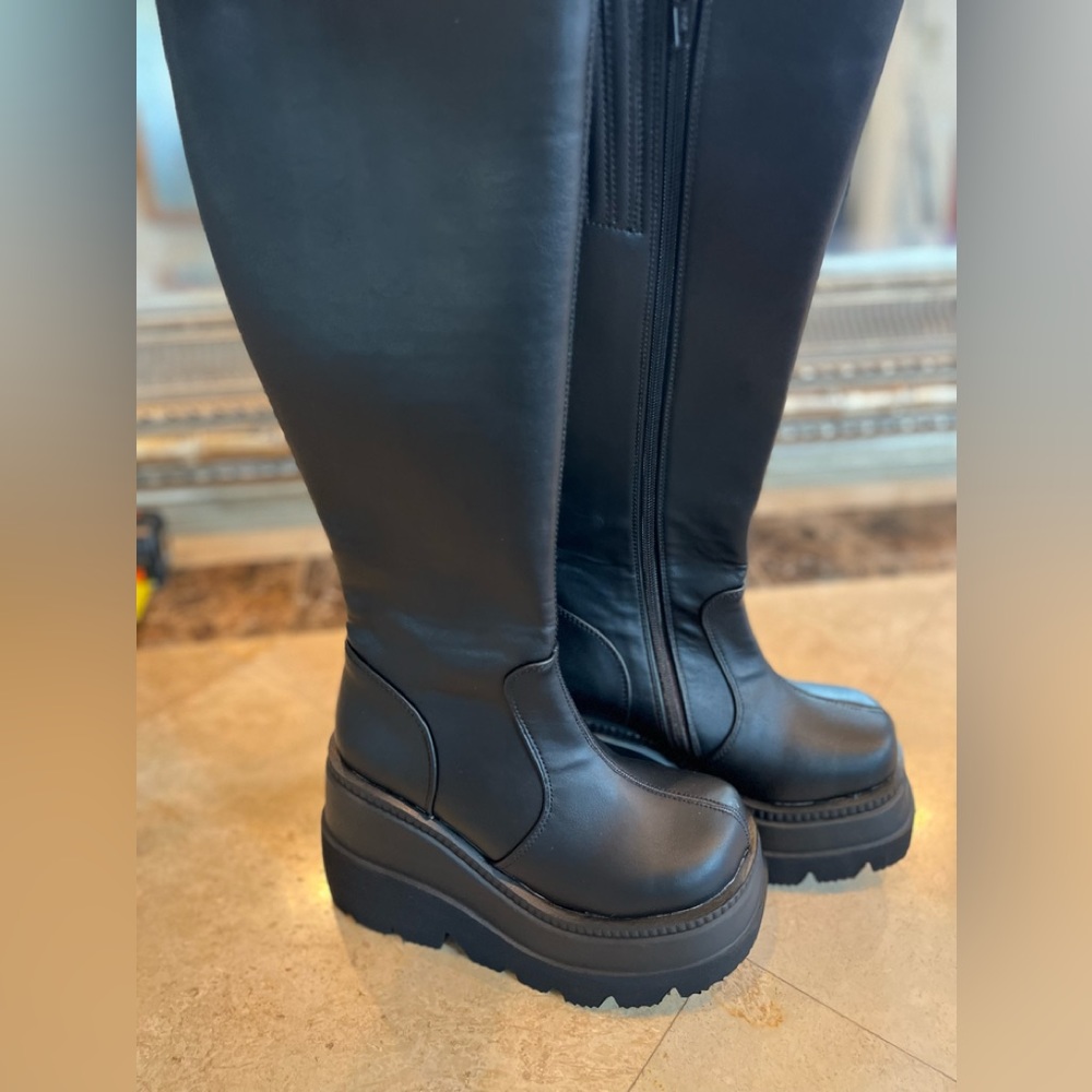 Demonia Boots Size 6
